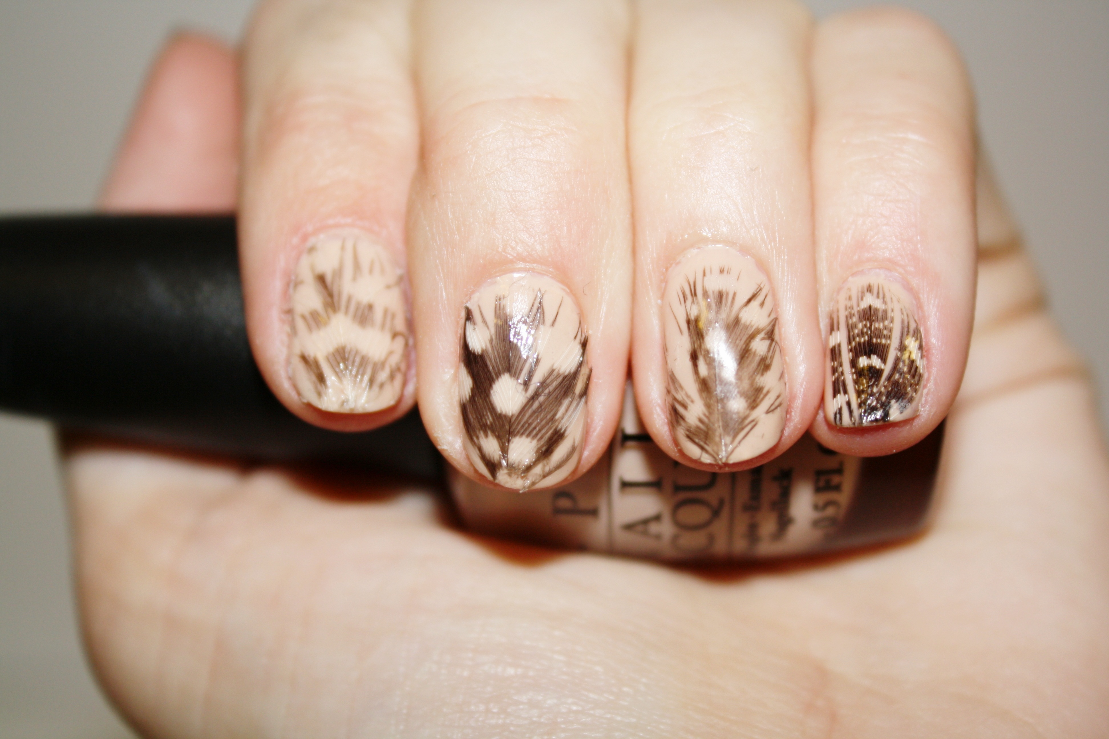 feather nail art | Nealzarka
