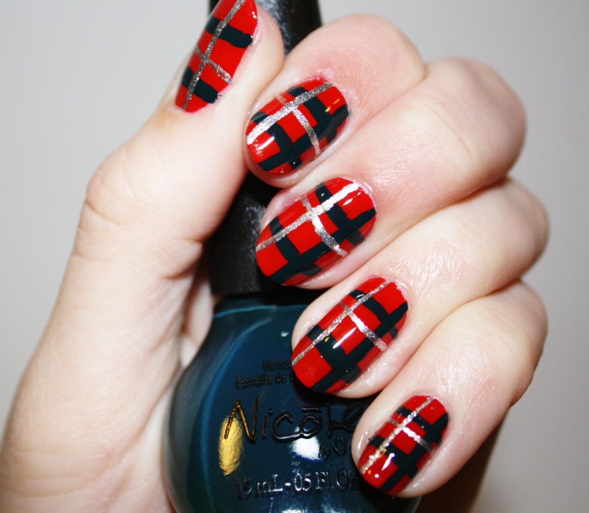 Nail art tutorial: mad about plaid.